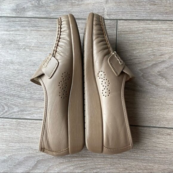 SAS Hand Sewn Comfort Beige Loafer - Picture 5 of 10
